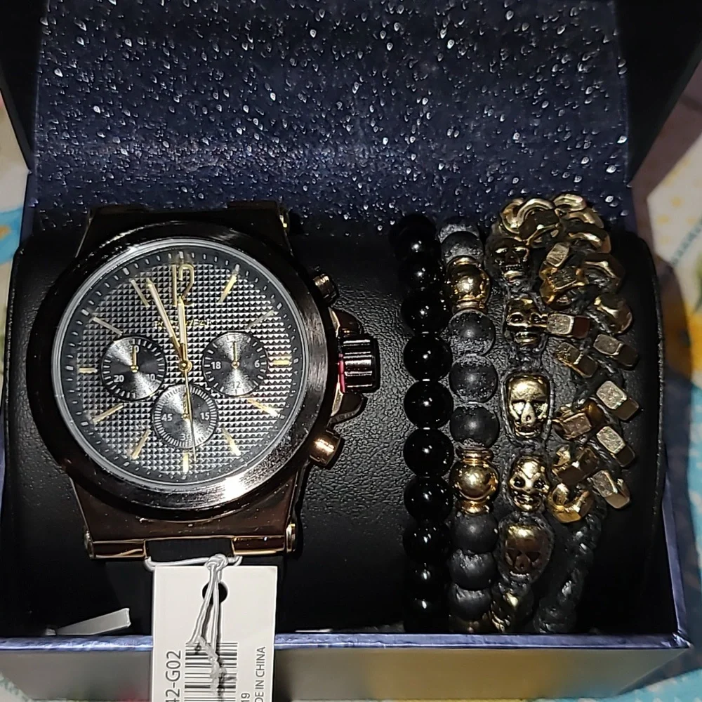 Rocawear Watch & Bracelet Set